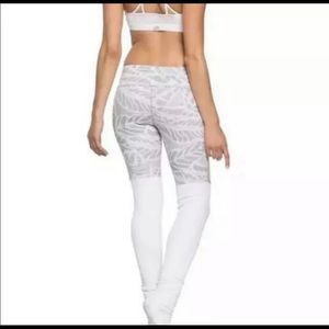 Alo Yoga Goddess Ribbed leggings